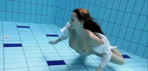 Silvie hot underwater babe